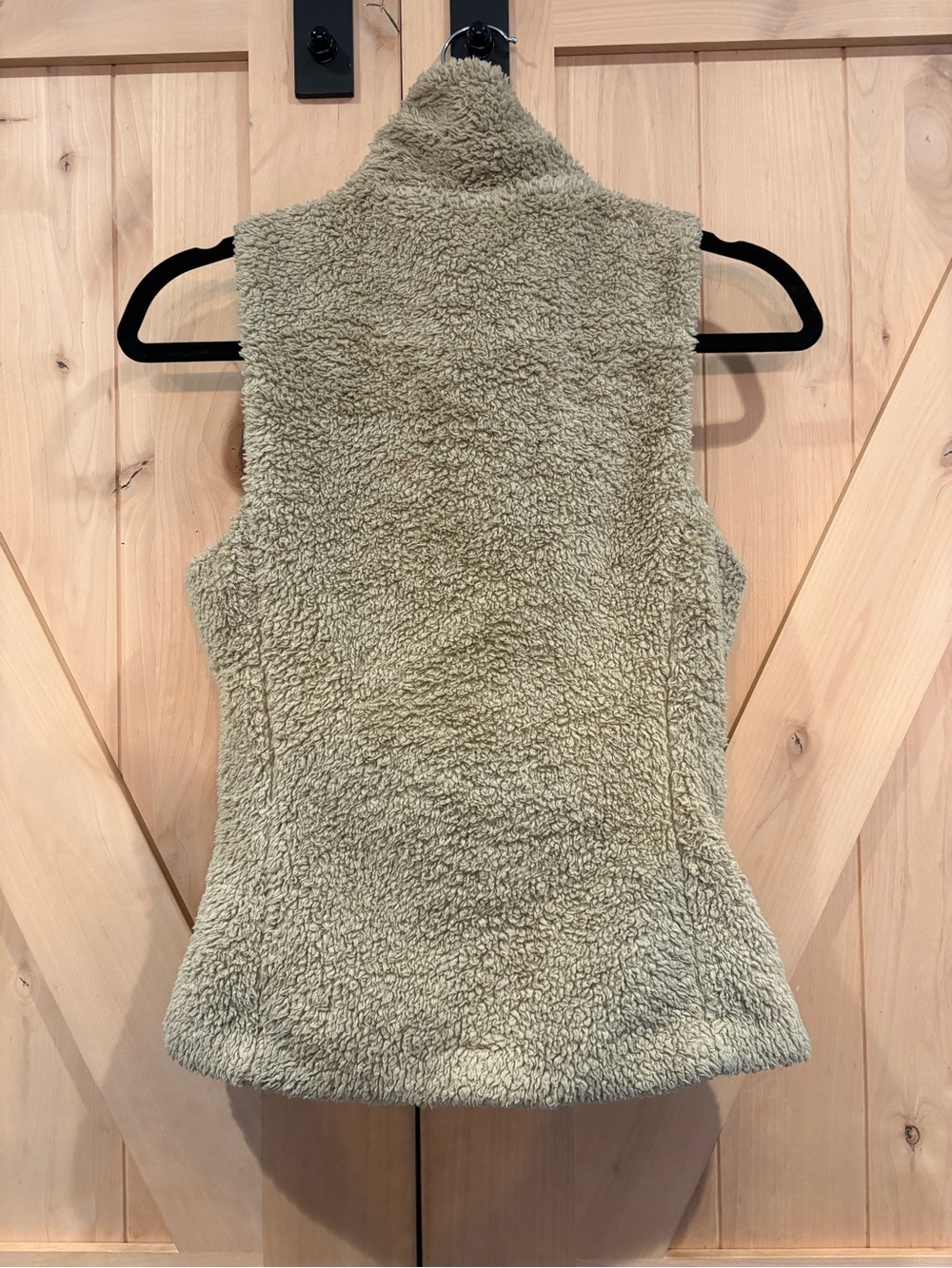 Patagonia Women’s Sherpa Fleece Vest - Picture 2 of 5